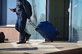 Нетрезвый пассажир угрожал полицейскому в аэропорту Сургута